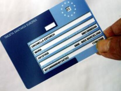 Un tarjeta sanitaria europea.