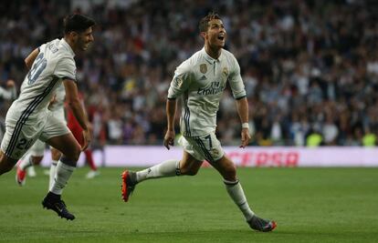 Cristiano Ronaldo celebra su tercer gol.