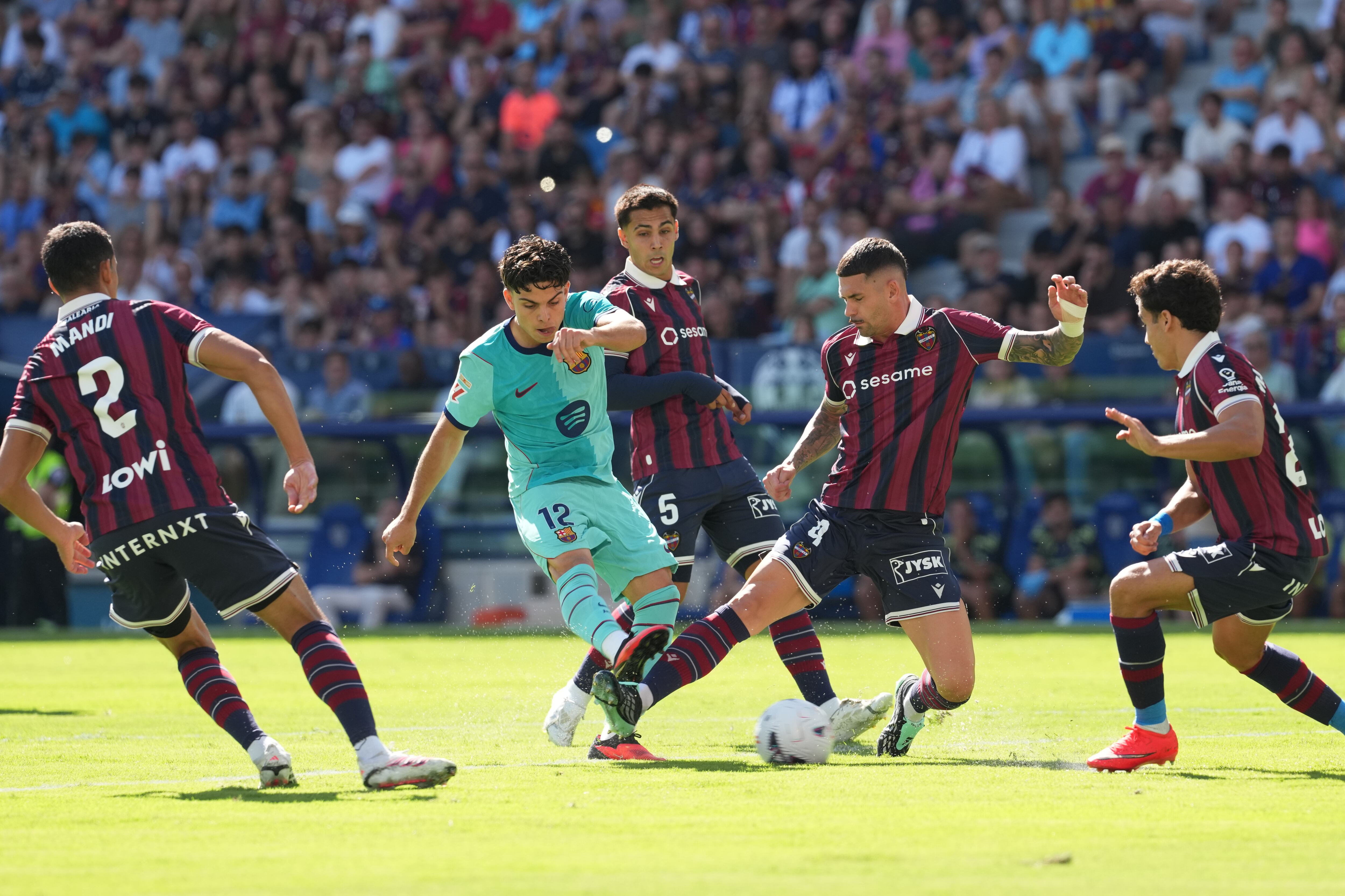 Levante - Barcelona en directo | Lamine marca el segundo del Barça y amplía la ventaja