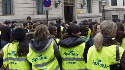 Los trabajadores de la compañía aérea Spanair, durante una protesta que realizaron en Palma de Mallorca.