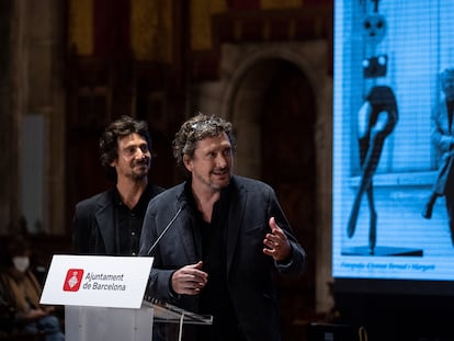 Pere y Josep Bohigas en el acto de homenaje a su padre, el arquitecto Oriol Bohigas, en el Saló de Cent.