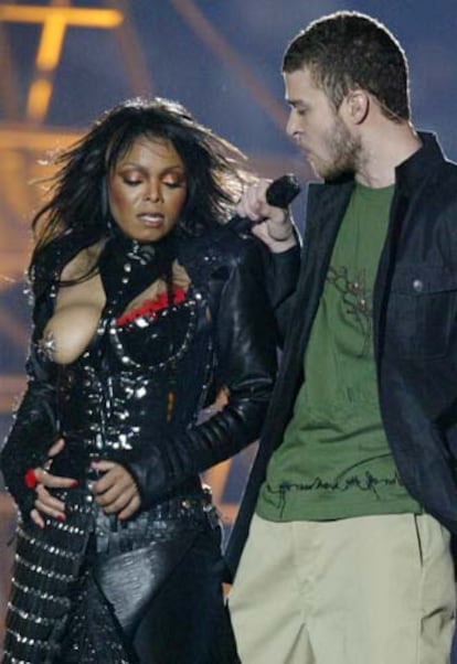 Janet Jackson y Justin Timberlake, durante su actuación en el intermedio de la Super Bowl.