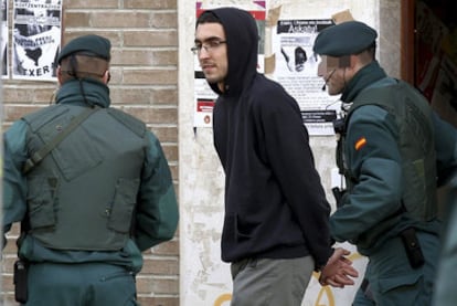 Iker Moreno, conducido a Villava (Navarra) por la Guardia Civil.