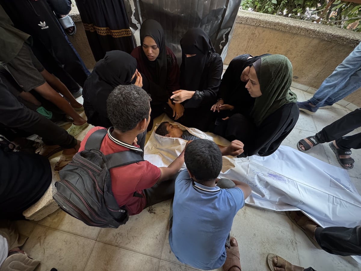 El asalto israelí empequeñece la sociedad gazatí provocando víctimas mortales, un exilio masivo y la caída en los nacimientos