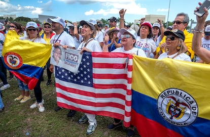 Habitantes de Miami, Florida, apoyando a Federico "Fico" Gutiérrez, el candidato de derecha a la presidencia, el 15 de mayo de 2022.