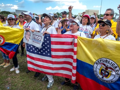 Habitantes de Miami, Florida, apoyando a Federico "Fico" Gutiérrez, el candidato de derecha a la presidencia, el 15 de mayo de 2022.