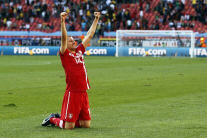 El jugador serbio Milan Jovanovic celebra su gol frente a Alemania, y que supuso el 1-0.