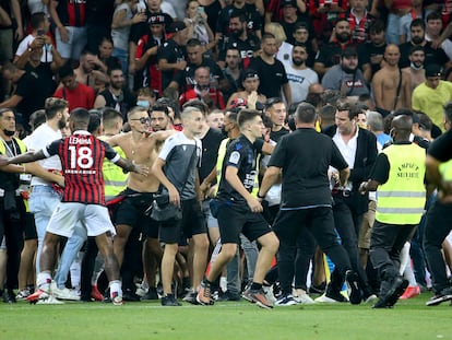 Incidentes con los ultras en el partido Niza-Olympique de Marsella.