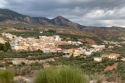Hinojares, un pueblo en la sierra de Jaén, que ha visto mucha migración a Suiza.