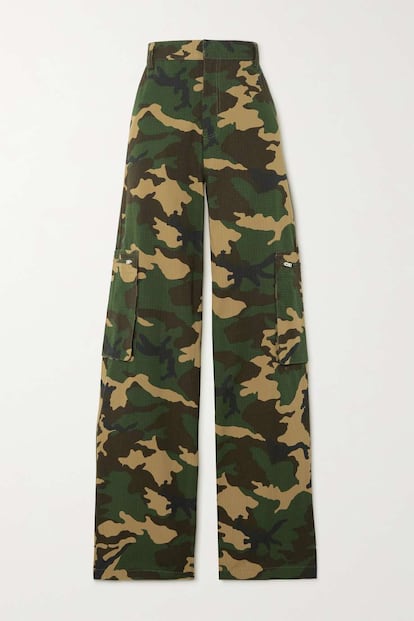 Para las más nostálgicas o apasionadas de la estética de los 2000, nada como estos pantalones cargo con estampado de camuflaje de Amiri.

1.590€