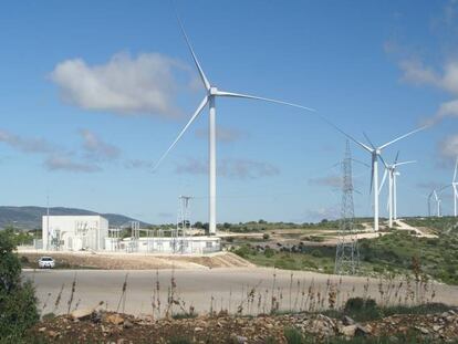 Imagen de un parque eólico terrestre desarrollado por Endesa en Aragón.