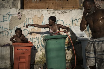 Embora o desemprego causado pela crise econômica tenha feito com que mais brasileiros sejam elegíveis para receber o subsídio, há menos pessoas cobertas pelo programa.