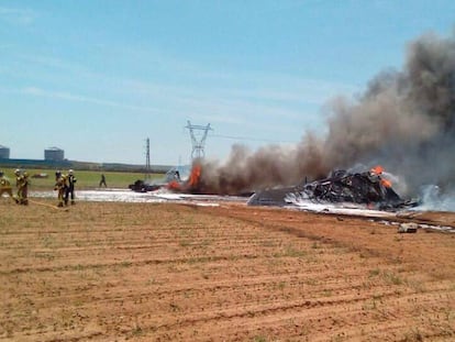 Las imágenes posteriores al accidente del avión militar en Sevilla