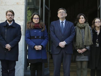 En el centro, el presidente Ximo Puig, con la vicepresidenta M&oacute;nica Oltra, y los consejeros Carmen Mont&oacute;n, Elena Cebri&aacute;n y Rafael Climent. 