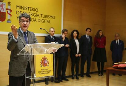 El ministro de Energ&iacute;a, &Aacute;lvaro Nadal, durante la toma de posesi&oacute;n de sus altos cargos, hoy en Madrid. 