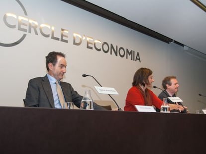 De izquierda a derecha, Carles Casajuana, Cristina Gallach y David Gardner. 