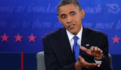 Obama da explicaciones durante un momento del debate.