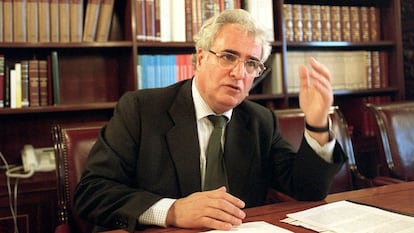 Enrique Múgica, durante una entrevista en Madrid en 2001. 