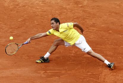 Almagro comenzó con mucha energía hasta el tie-break del primer set. A partir de ese momento empezó a sucumbir al tenis de Nadal.