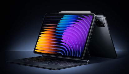 Tablet de Xiaomi con un teclado y un stylus