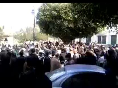 Los manifestantes desafían a Gadafi en Trípoli