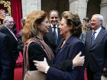 SALUDO CON TESTIGOS