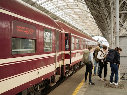 A train of the European Sleeper railway operator at Prague Central Station.