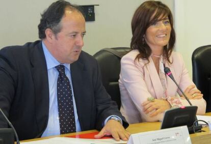 José Miguel Corres y Pilar Zorrilla durante la presentación del congreso.