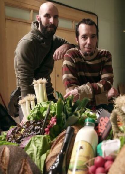 Luis Moreno (izquierda) y Daniel Ochoa, del restaurante Montia, ayer en Madrid Fusión.