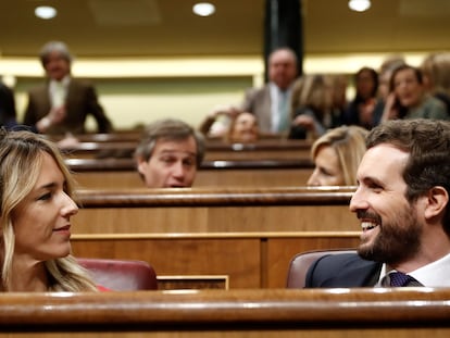 Pablo Casado y  Cayetana Álvarez de Toledo, durante la sesión de control del pasado miércoles en el Congreso.