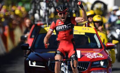 Greg Van Avermaet celebra su victoria en Le Lioran.