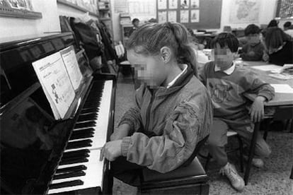 Foto de archivo de una clase de música en un colegio madrileño.