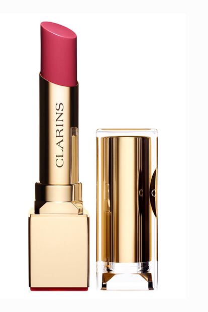 La firma de cosmética Clarins te ofrece un tono similar al que Dolce&Gabbana escoge para esta temporada. Se trata de la barra de labios "Rouge Prodige" (c.p.v).
