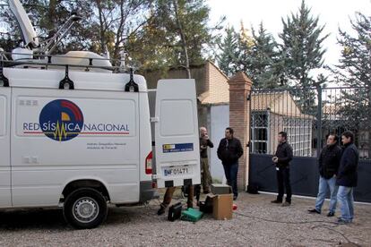 Members of the National Geographical Institute in the Ja&eacute;n town of Torreperogil on Sunday. 