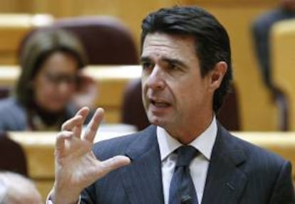 El ministro de Industria, José Manuel Soria, durante una intervención en el pleno del Senado. EFE/Archivo