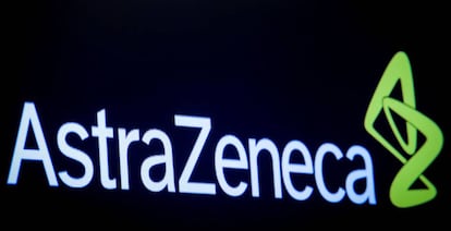 Logo de AstraZeneca, en la Bolsa de Nueva York.