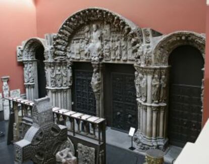 Réplica del Pórtico de la Gloria de la catedral de Santiago de Compostela expuesta en el museo Victoria & Albert de Londres.