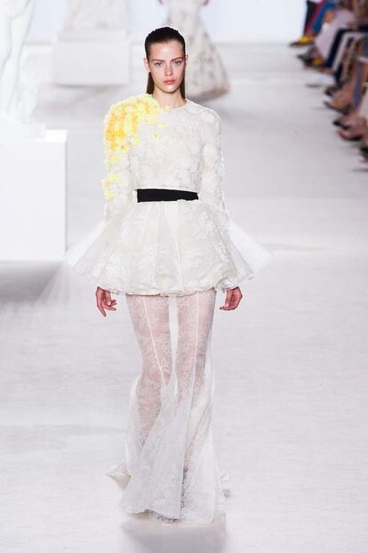 El delicado jardin de Giambattista Valli