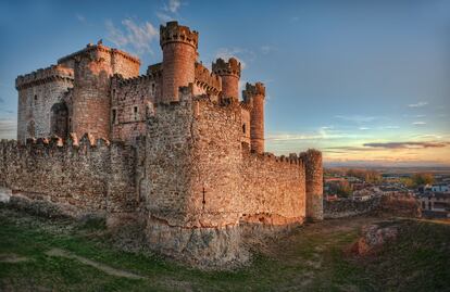 Atardecer en el castillo de Turégano, en la comarca segoviana de Tierra de Pinares. 