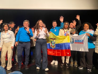 Gustavo Mateus y Narcisa Soria, candidatos a la Asamblea por Revolución Ciudadana, en el cierre de campaña el pasado sábado en Madrid.