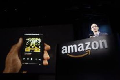 El consejero delegado de Amazon, Jeff Bezos, en la presentaci&oacute;n del Fire Phone.