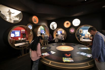 Sala interior de la Casa Museo Louis Armstrong, donde se puede escuchar todo su repertorio musical.