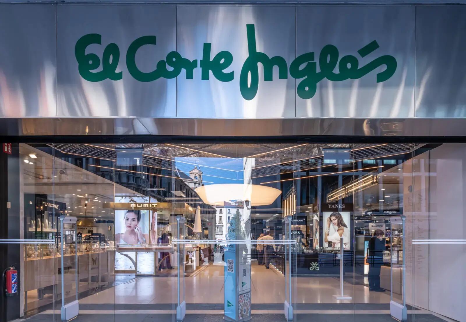 Santander y El Corte Inglés se reparten 728 millones por los dividendos de su financiera desde 2014