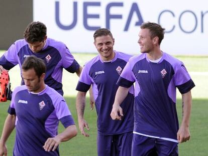 Joaquín entrena con sus compañeros del Fiorentina en el Sánchez Pizjuán.