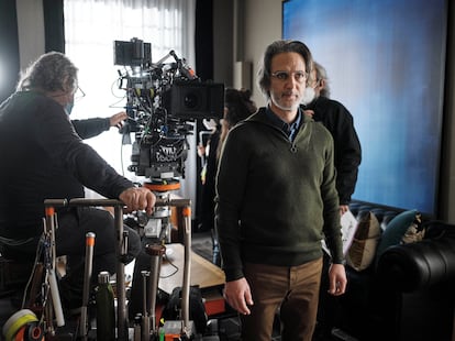 El actor Ernesto Alterio durante el rodaje del cortometraje 'Mis otros yo', la nueva campaña de Banco Mediolanum.