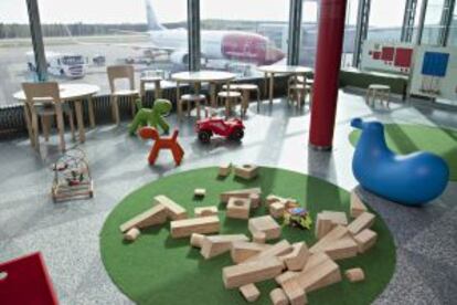 Sala de juegos infantiles en el aeropuerto de Helsinki.