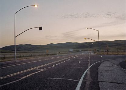 El cruce donde murió James Dean, en Cholame (California). En este cruce, un Ford a gran velocidad chocó contra el Porsche de James Dean.