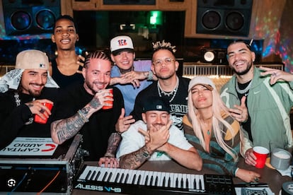 Los artistas colombianos Maluma, KAROL G, Feid, DFZM, Ovy On The Drums, J Balvin, Maluma, Ryan Castro y Blessd.