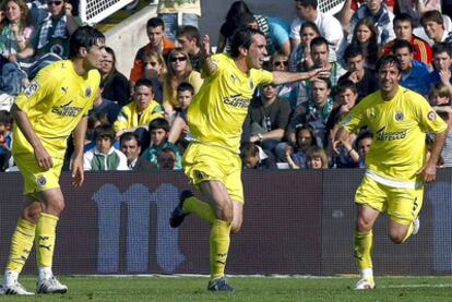 Diego Godín celebra su gol ante el Racing