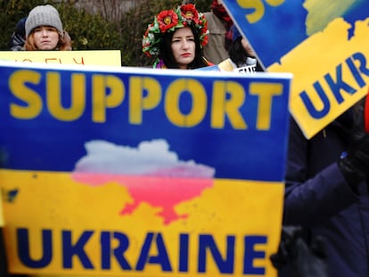 Protesta contra la invasión rusa de Ucrania, este martes ante la sede de la ONU en Nueva York.